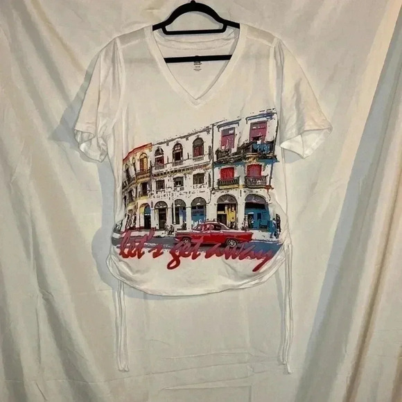 Let’s go away avenue top that scrunches up or loosens on the side - Picture 1 of 6